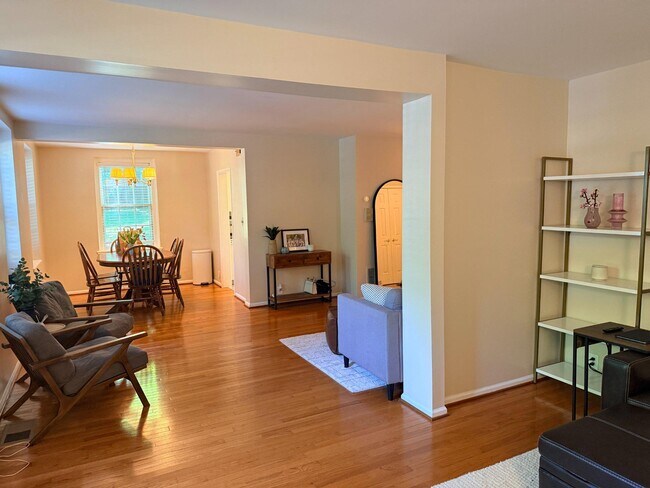 Building Photo - 3731 39th St NW