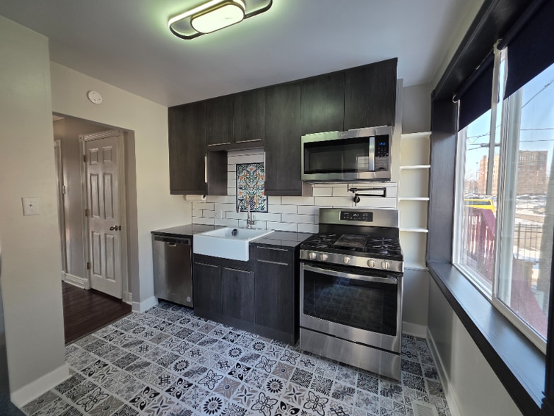 Building Photo - 116 E 27th St