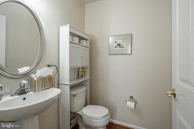 Building Photo - 124 Jeffords Ct