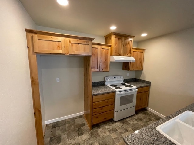 Building Photo - 1014 SW Stoney Creek Ln