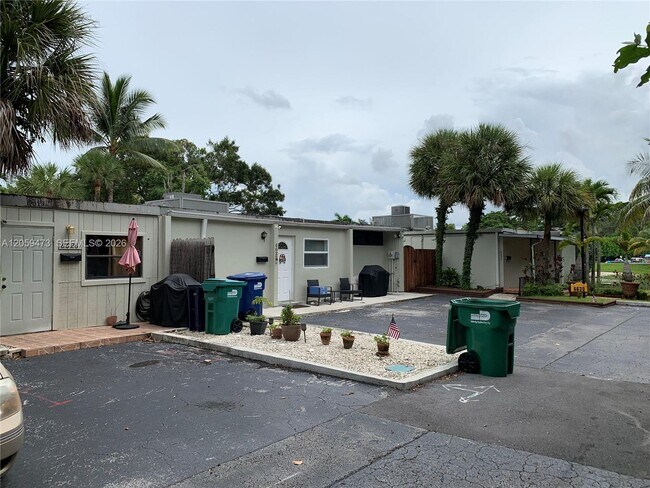 Building Photo - 6626 Miami Lakes Dr