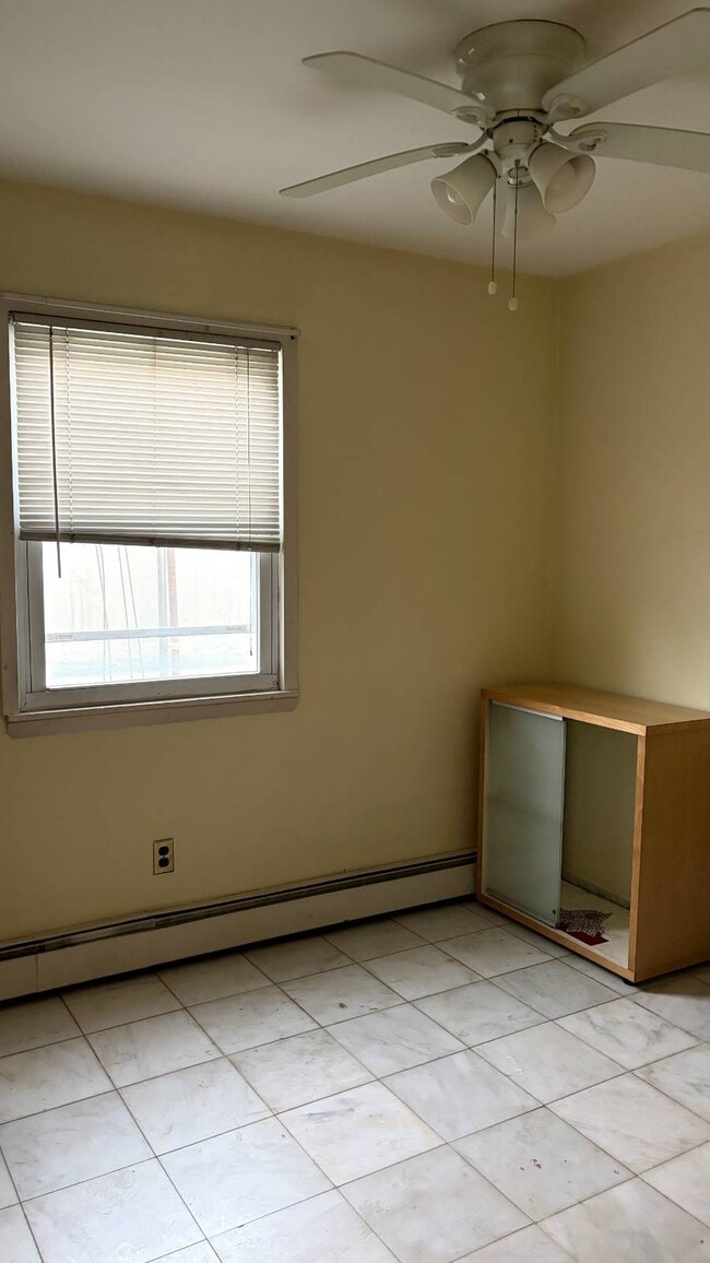 Building Photo - 52 B Evergreen St