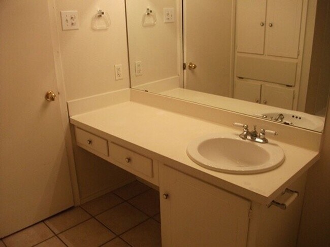 Primary Photo - 4000 Scruggs Dr