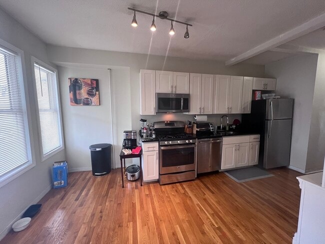 Building Photo - 50 Oliver St