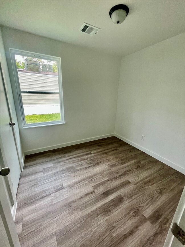 Building Photo - 3510 Fox Dr