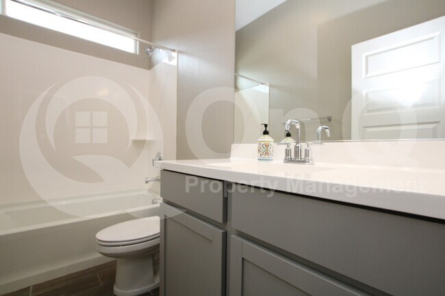 Building Photo - 40774 W Sunland Dr