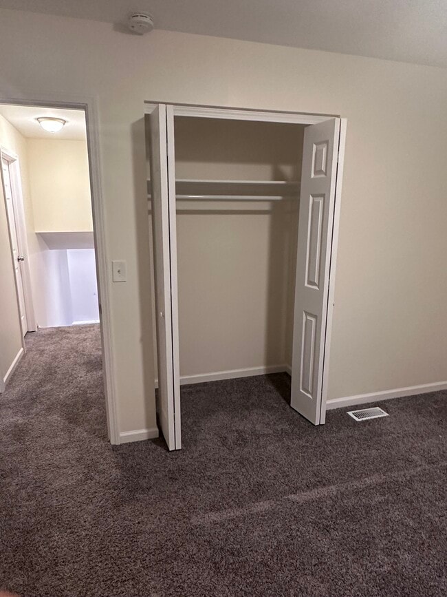 Building Photo - 1200 Algonquin Rd