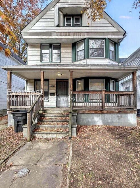 Building Photo - 10911 Hathaway Ave