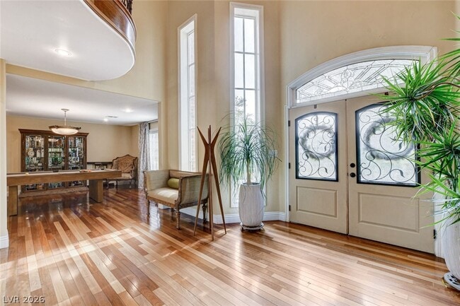 Building Photo - 7001 Alamitos Cir