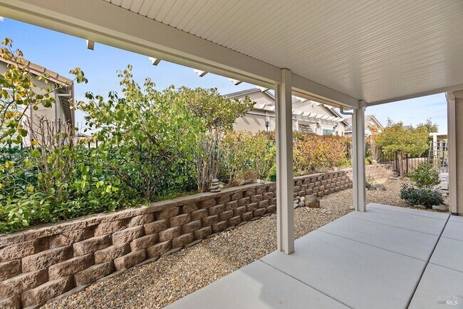 Building Photo - 343 Silver Ridge Dr