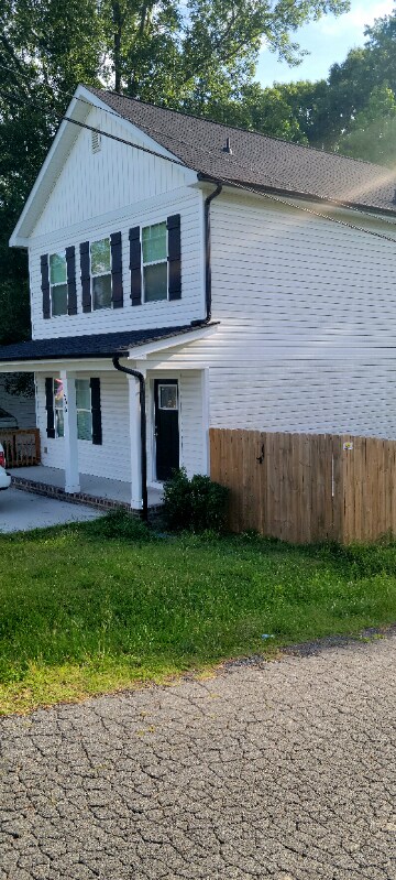 Building Photo - 406 Pleasant Ave