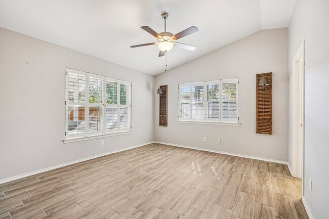 Building Photo - 127 Terrace Ln