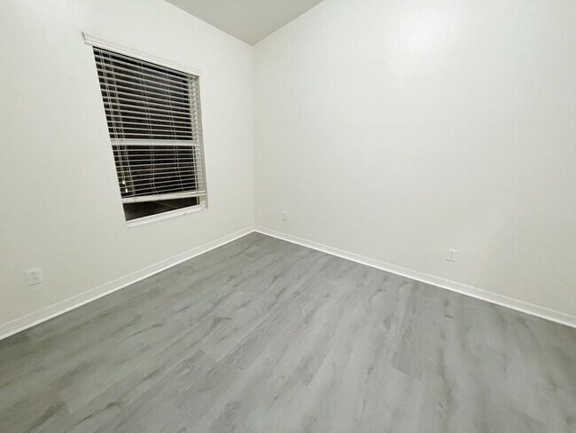 Building Photo - Great 3bed/2.5bath Rental Opportunity in T...