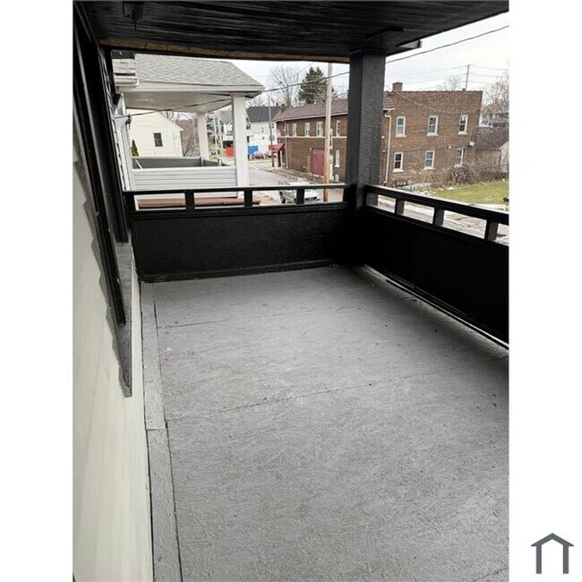 Building Photo - 11903 Fairport Ave