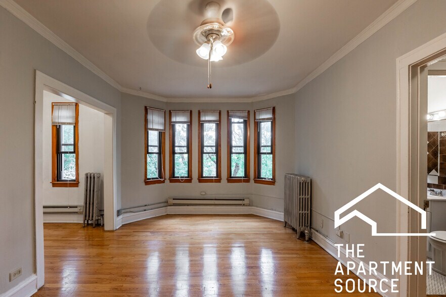 Building Photo - 4635 N Paulina St