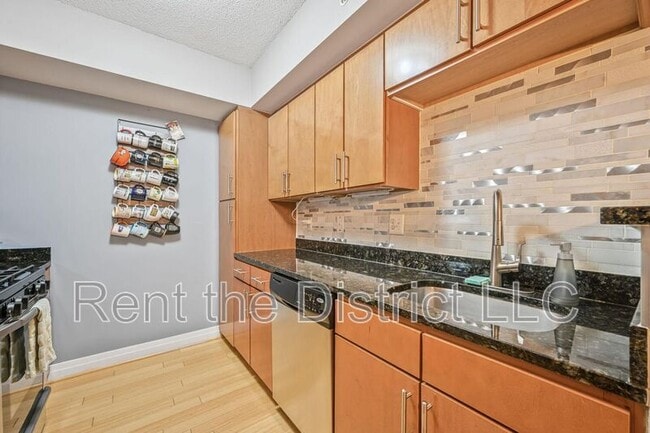 Building Photo - 915 E St NW