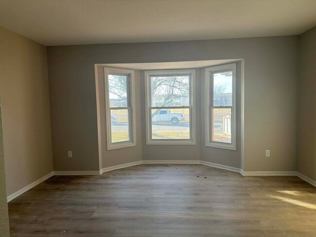 Building Photo - 1832 S Laurel St