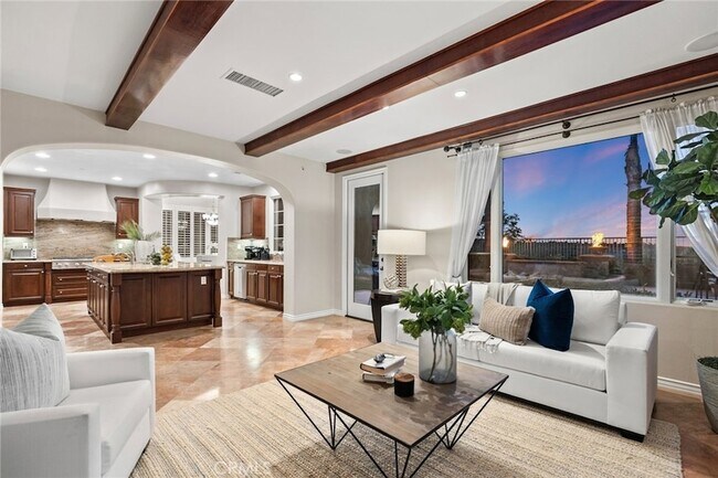 Building Photo - 33 Tall Hedge