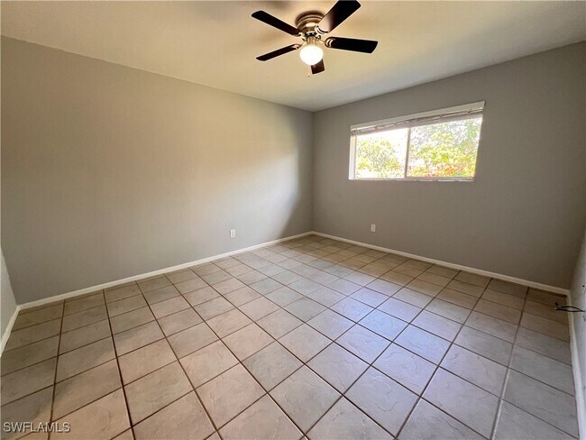 Building Photo - 1017 Pine Isle Ln