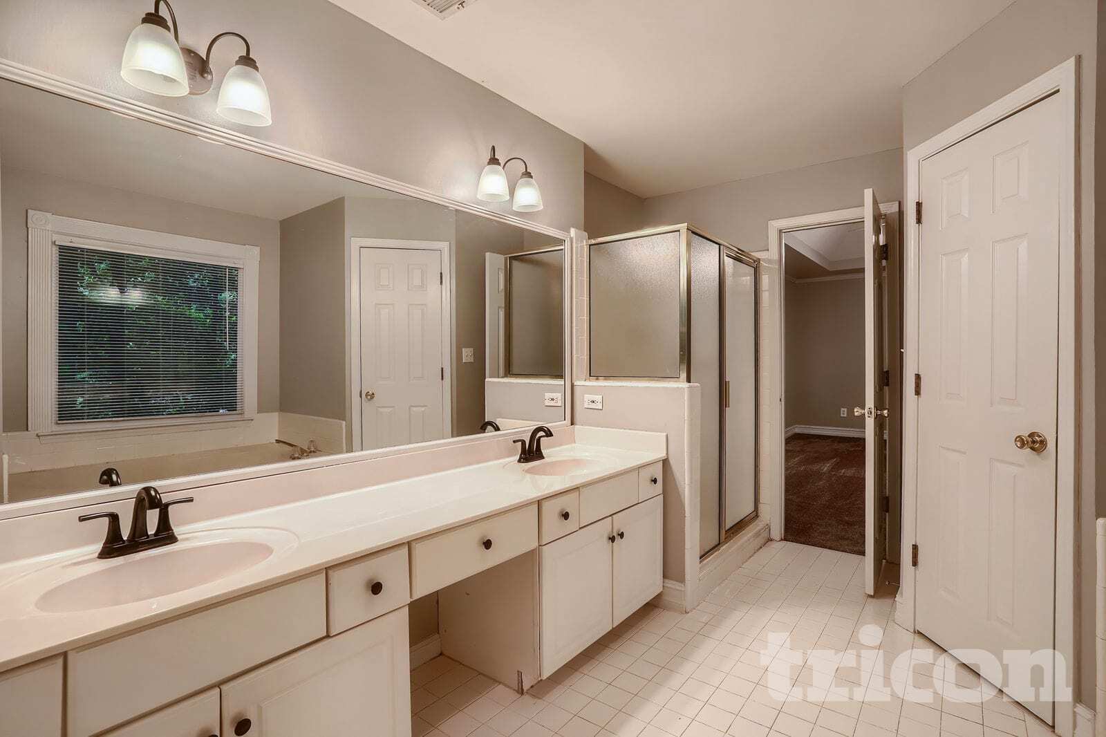 Building Photo - 1916 Lilac Ridge Dr