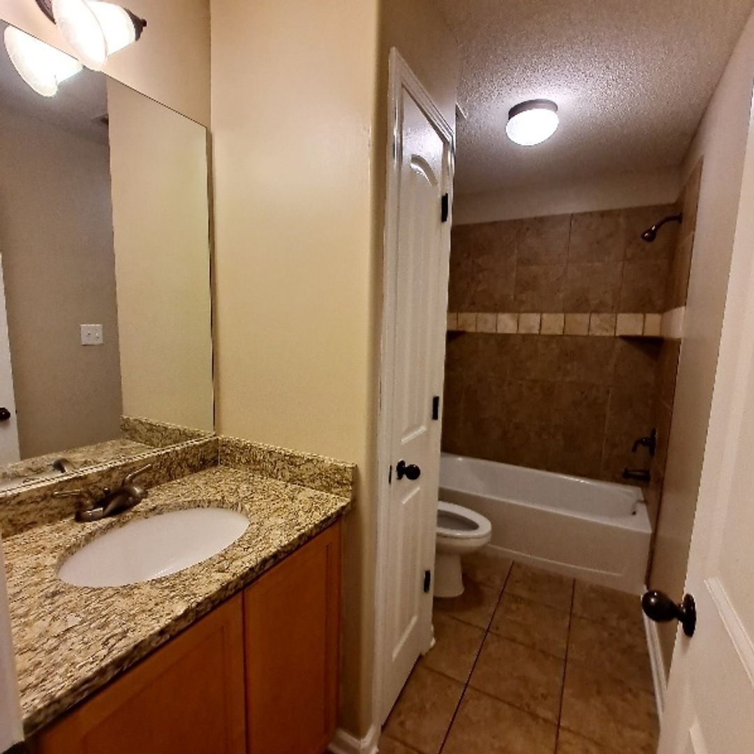 Building Photo - 407 Springer Cv