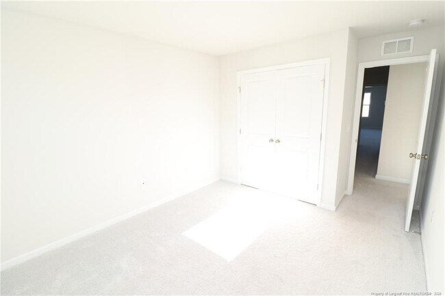 Building Photo - 5711 Woodlawn Dr