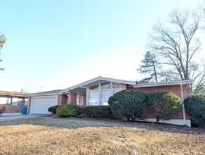 Building Photo - 3670 Tremont Dr