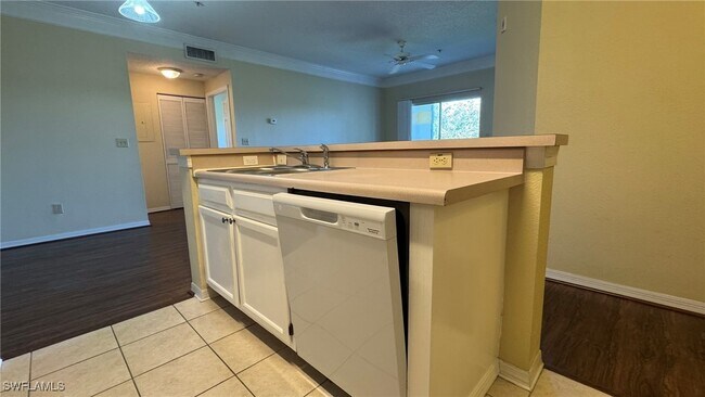 Building Photo - 11490 Villa Grand