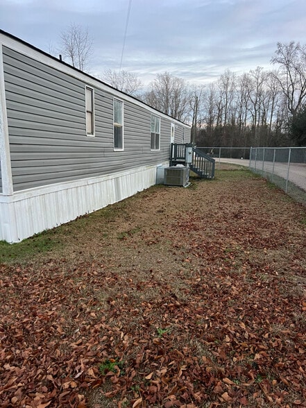 Building Photo - 3628 Bass Ln