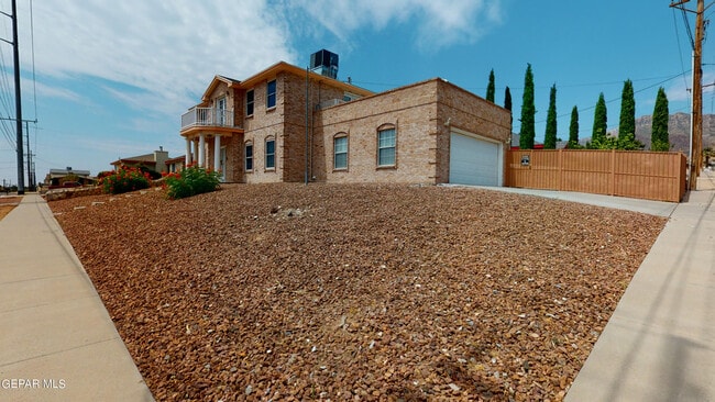 Building Photo - 9033 Leo St