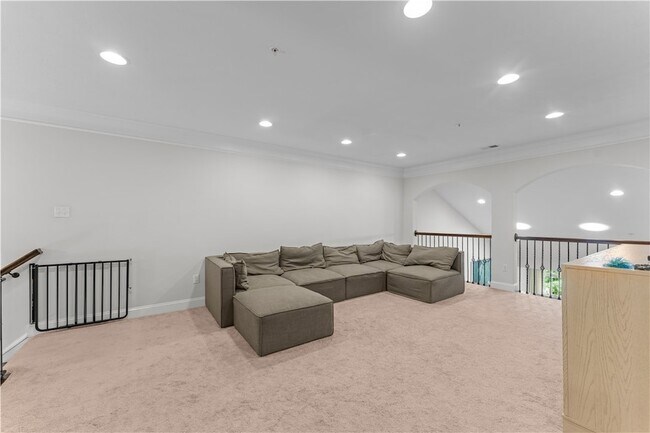 Building Photo - 433 Fairmont Dr