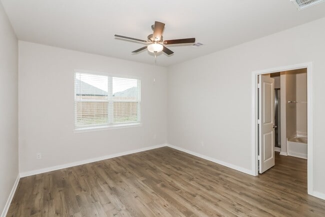 Building Photo - 401 San Miguel Crk Dr