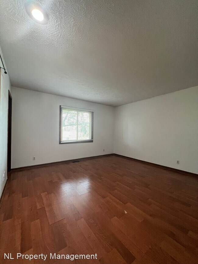 Building Photo - 4 br, 3 bath House - 13717 Valley Street