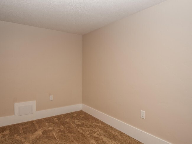 Building Photo - 271 N 100 E
