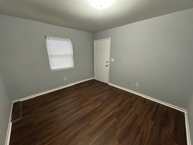 Building Photo - 1225 New Hope Ln