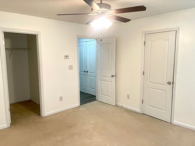 Building Photo - Welcome to this stunning 2-bedroom, 2.5 bathroom corner townhome located in the vibrant city of A...