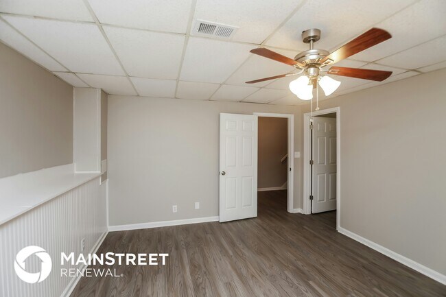 Building Photo - 407 Due W Pl