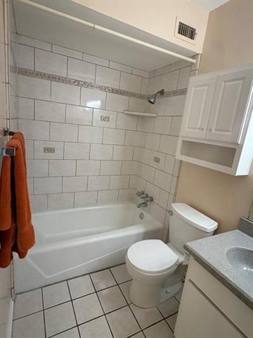 Building Photo - 7731 Meadow Park Dr