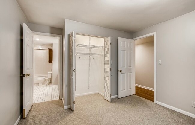 Building Photo - 722 S Oakley Blvd