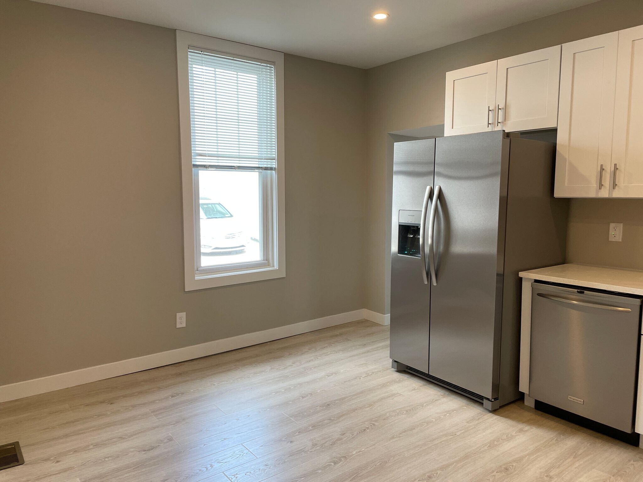 Building Photo - 145 Dupont St