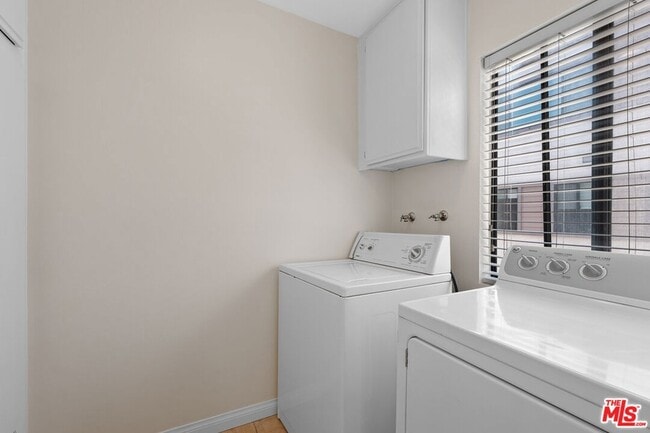 Building Photo - 13044 Mindanao Wy