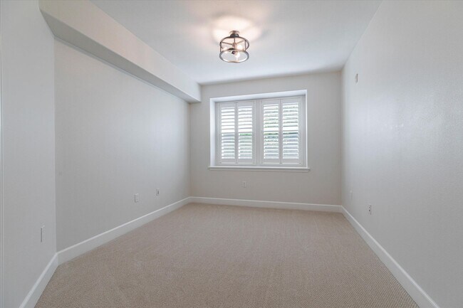 Building Photo - 809 Auzerais Ave