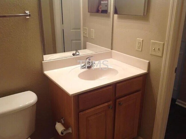 Building Photo - 11702 Heritage Estates Ave