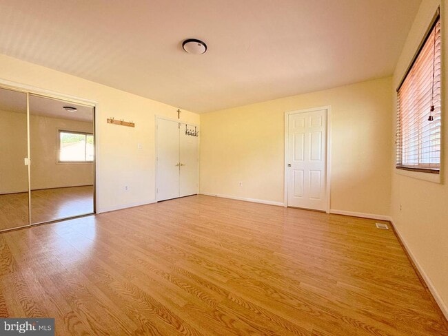 Building Photo - 161 S Fox Rd