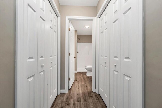 Building Photo - 4 Mill Pond Rd