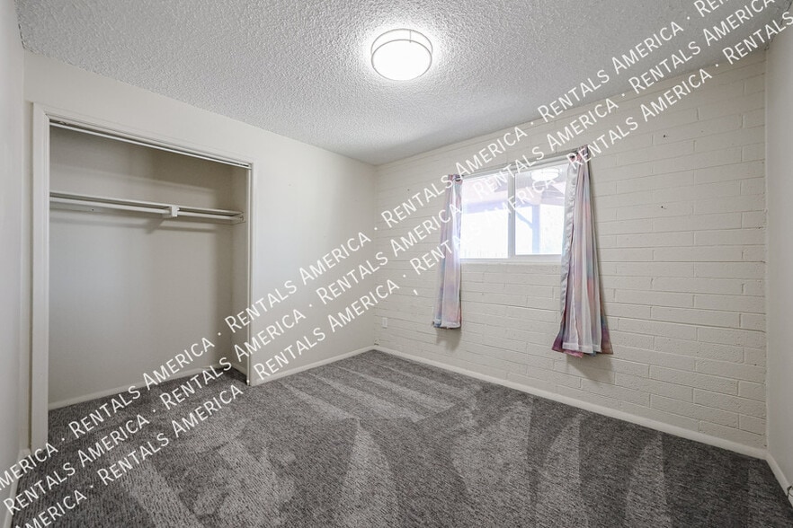 Building Photo - 7901 E Kimsey Ln