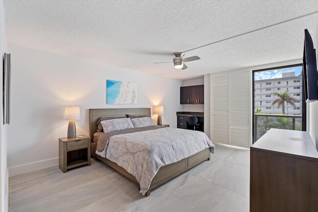 Building Photo - 3115 S Ocean Blvd