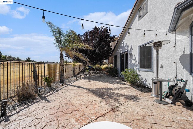 Building Photo - 355 Pebble Beach Dr