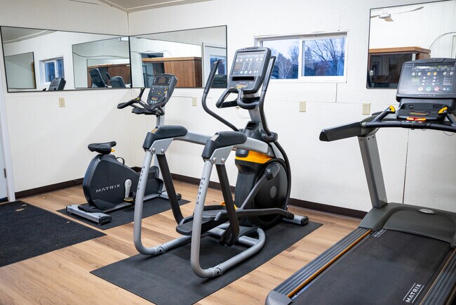 Building Photo - 1205 Emerald Terrace