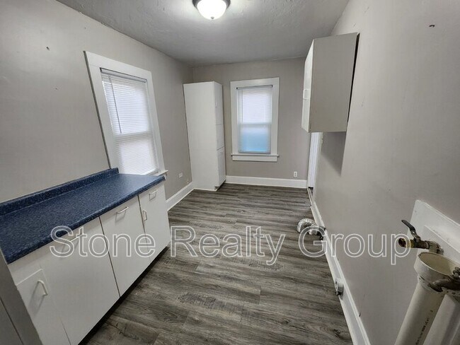 Building Photo - 2528 S 8th St
